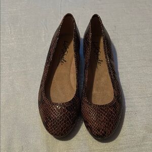 Life Stride Women's Brown Flats